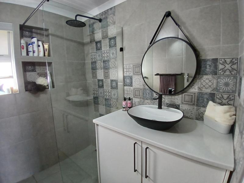 4 Bedroom Property for Sale in Stilbaai Wes Western Cape